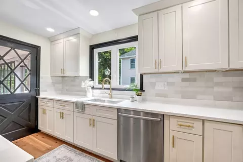 Kitchen - 6 Elm Ct, Maynard, MA 01754 photo 3 of 5