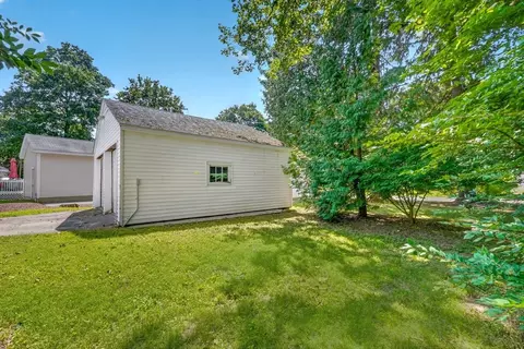 Exterior - 6 Elm Ct, Maynard, MA 01754 photo 7 of 11