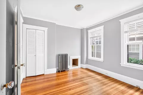 Bedroom - 103-105 Colbourne Cres, Brookline, MA 02445 photo 1 of 5