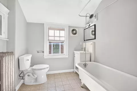 Bath - 103-105 Colbourne Cres, Brookline, MA 02445 photo 4 of 4
