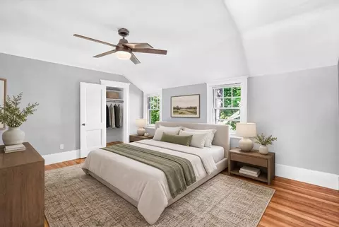 Bedroom - 103-105 Colbourne Cres, Brookline, MA 02445 photo 4 of 5