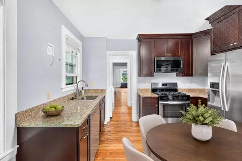 Entry Way - 103-105 Colbourne Cres, Brookline, MA 02445 photo 5 of 5
