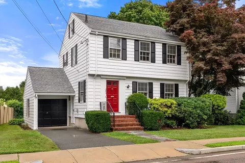 204 Thacher St, Milton, MA 02186