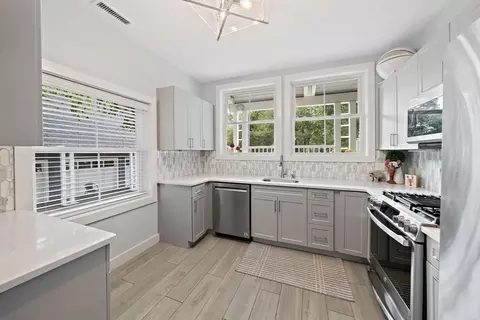 Kitchen - 2 Rivers Edge Rd #2, Hull, MA 02045 photo 2 of 4