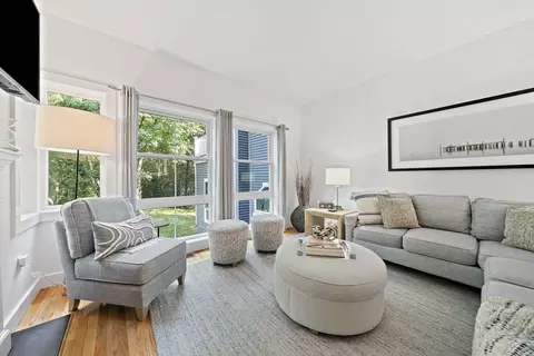Living - 2 Rivers Edge Rd #2, Hull, MA 02045 photo 2 of 4