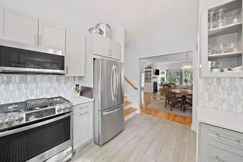 Kitchen - 2 Rivers Edge Rd #2, Hull, MA 02045 photo 4 of 4