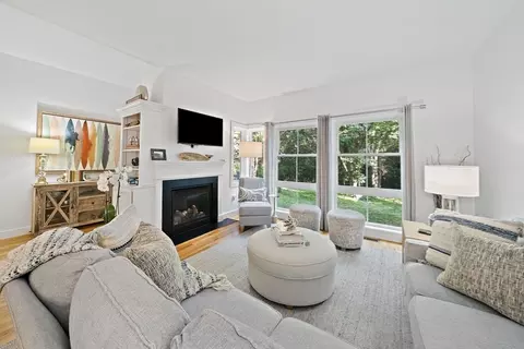 Living - 2 Rivers Edge Rd #2, Hull, MA 02045 photo 1 of 4
