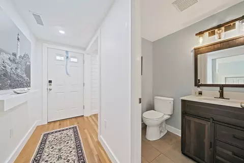 Entry Way - 2 Rivers Edge Rd #2, Hull, MA 02045 photo 5 of 7