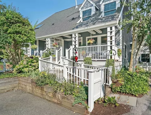 Exterior - 2 Rivers Edge Rd #2, Hull, MA 02045 photo 1 of 6