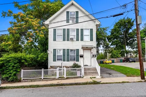 42 Albion St, Lowell, MA 01850