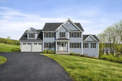 501 Alpine Rd #APPLEWOOD, Fitchburg, MA 01420