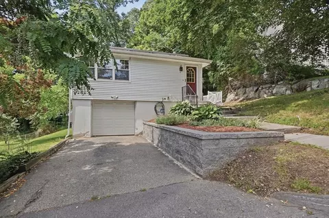54 Manhattan Rd, Worcester, MA 01602 photo 2