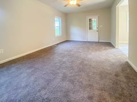 Living - 6 Carter St, Webster, MA 01570 photo 3 of 4