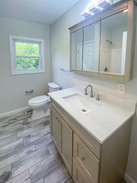 Bath - 6 Carter St, Webster, MA 01570 photo 1 of 5