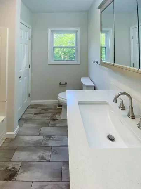 Bath - 6 Carter St, Webster, MA 01570 photo 2 of 5