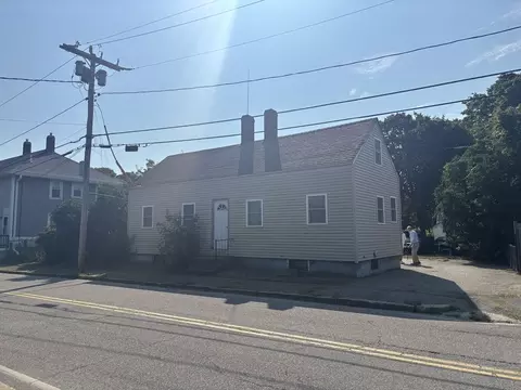 28 N Spooner St, Plymouth, MA 02360