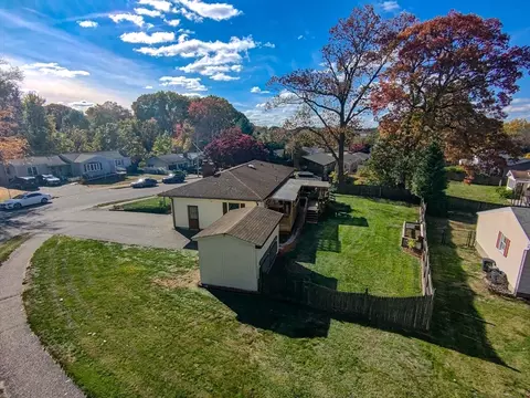 68 Parenteau Dr, Chicopee, MA 01020 photo 31