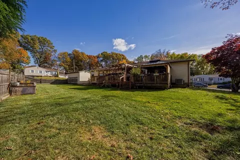 68 Parenteau Dr, Chicopee, MA 01020 photo 32