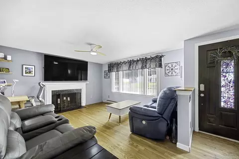 68 Parenteau Dr, Chicopee, MA 01020 photo 12