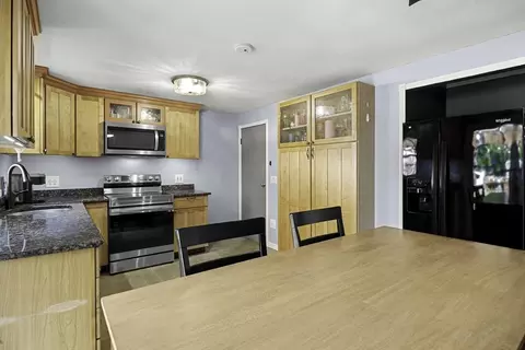 68 Parenteau Dr, Chicopee, MA 01020 photo 8
