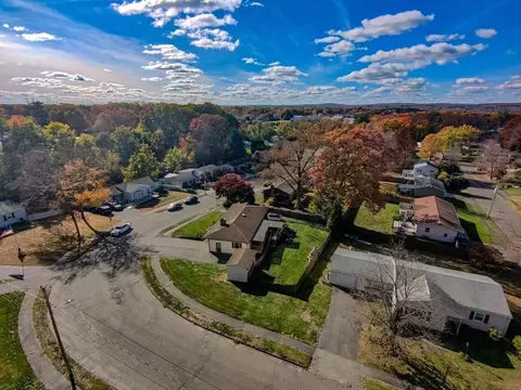 68 Parenteau Dr, Chicopee, MA 01020 photo 35