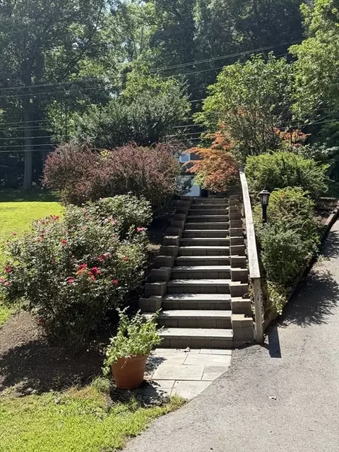 Exterior - 33 Carter Dr, Framingham, MA 01701 photo 3 of 8