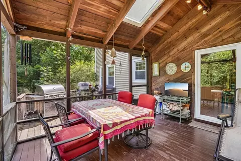 Exterior - 33 Carter Dr, Framingham, MA 01701 photo 5 of 8