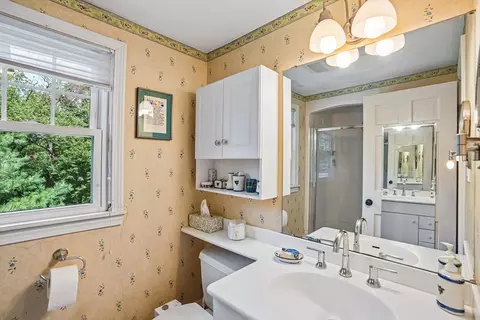 Bath - 33 Carter Dr, Framingham, MA 01701 photo 1 of 2