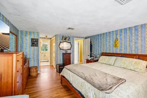 Bedroom - 33 Carter Dr, Framingham, MA 01701 photo 1 of 5
