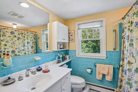 Bath - 33 Carter Dr, Framingham, MA 01701 photo 2 of 2