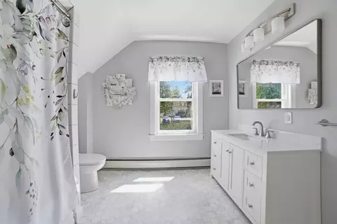 Bath - 19 Park St, Maynard, MA 01754 photo 1 of 1