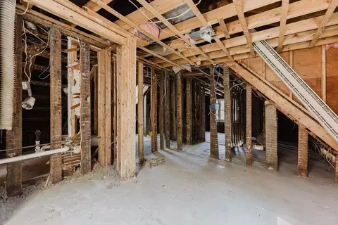Entry Way - 166 Hull St, Hingham, MA 02043 photo 10 of 17