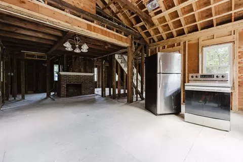 Entry Way - 166 Hull St, Hingham, MA 02043 photo 1 of 17