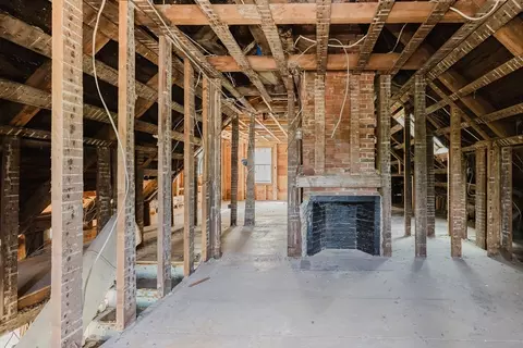 Entry Way - 166 Hull St, Hingham, MA 02043 photo 9 of 17