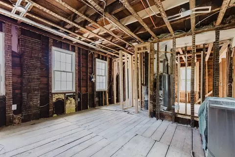 Entry Way - 166 Hull St, Hingham, MA 02043 photo 12 of 17
