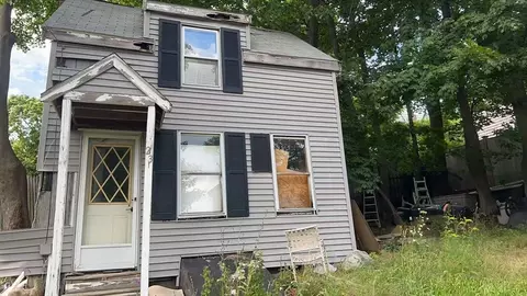 23 Island Ave, Quincy, MA 02169