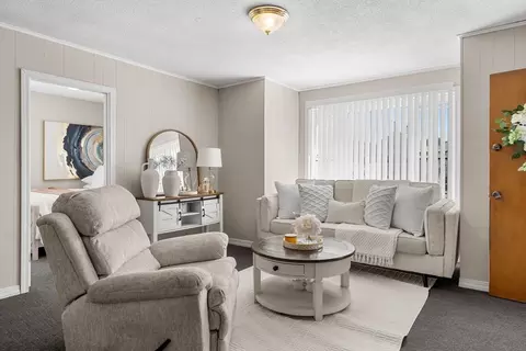 Living - 95 Flint St, Fall River, MA 02723 photo 2 of 5