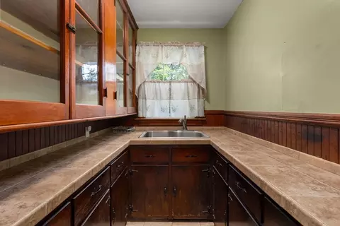 Entry Way - 7 Upper Beacon St # -A, Maynard, MA 01754 photo 3 of 3