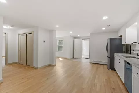 Entry Way - 25 Main St, Ashburnham, MA 01430 photo 2 of 3