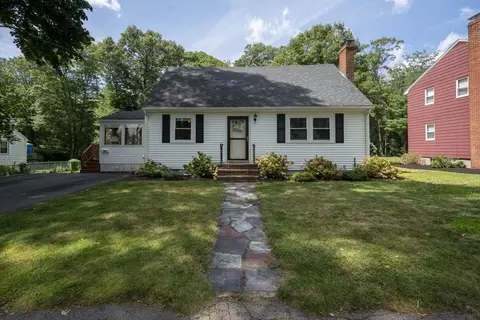 28 Sherrick Ave, Holbrook, MA 02343