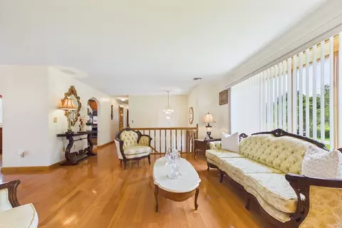 Living - 38 Cushing Ln, Acushnet, MA 02743 photo 4 of 5