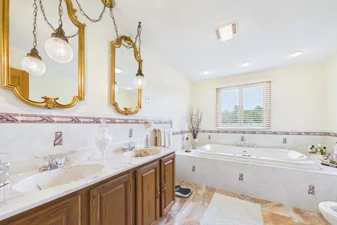 Bath - 38 Cushing Ln, Acushnet, MA 02743 photo 1 of 3