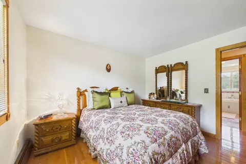 Bedroom - 38 Cushing Ln, Acushnet, MA 02743 photo 2 of 6