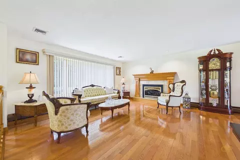 Living - 38 Cushing Ln, Acushnet, MA 02743 photo 1 of 5