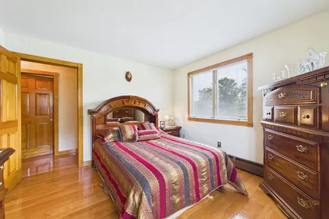 Bedroom - 38 Cushing Ln, Acushnet, MA 02743 photo 4 of 6