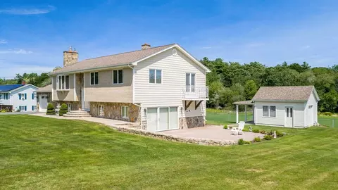 Exterior - 38 Cushing Ln, Acushnet, MA 02743 photo 4 of 11