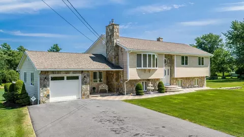 Exterior - 38 Cushing Ln, Acushnet, MA 02743 photo 2 of 11