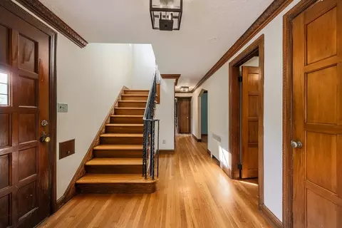Entry Way - 6 Old Brook Dr, Worcester, MA 01609 photo 2 of 3