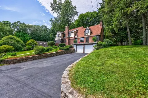 Exterior - 6 Old Brook Dr, Worcester, MA 01609 photo 4 of 10