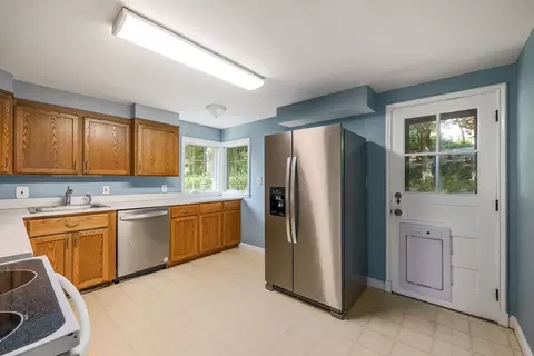 Kitchen - 6 Old Brook Dr, Worcester, MA 01609 photo 1 of 3